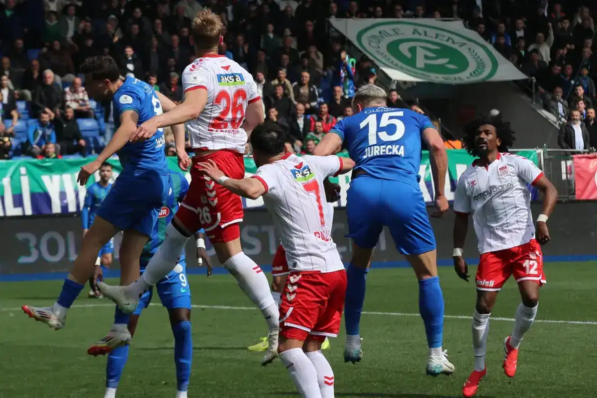 super-lig-de-haftanin-ilk-macinda-kazanan-cikmadi-18495213_7546_amp.jpg