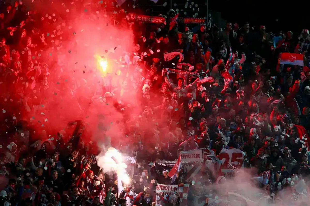 trabzonspor-dan-fenerbahce-macina-yapilan-hakem-18494270_7430_amp.jpg