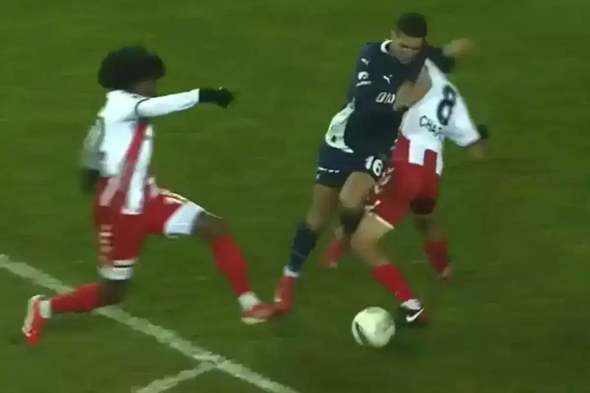 var-devreye-girmedi-iste-fenerbahce-nin-penalti-18509445_2084_amp.jpg