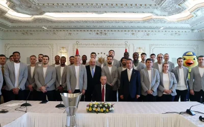 Cumhurbaşkanı Erdoğan, EuroLeague şampiyonu Fenerbahçe Beko’yu ağırladı