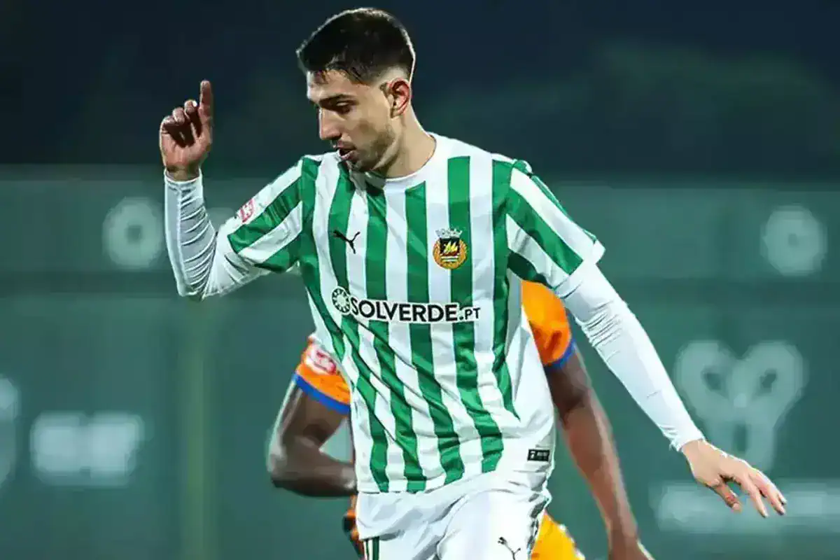 demir-ege-tiknaz-durdurulamiyor-3-3-luk-maca-18615998_3664_amp.jpg