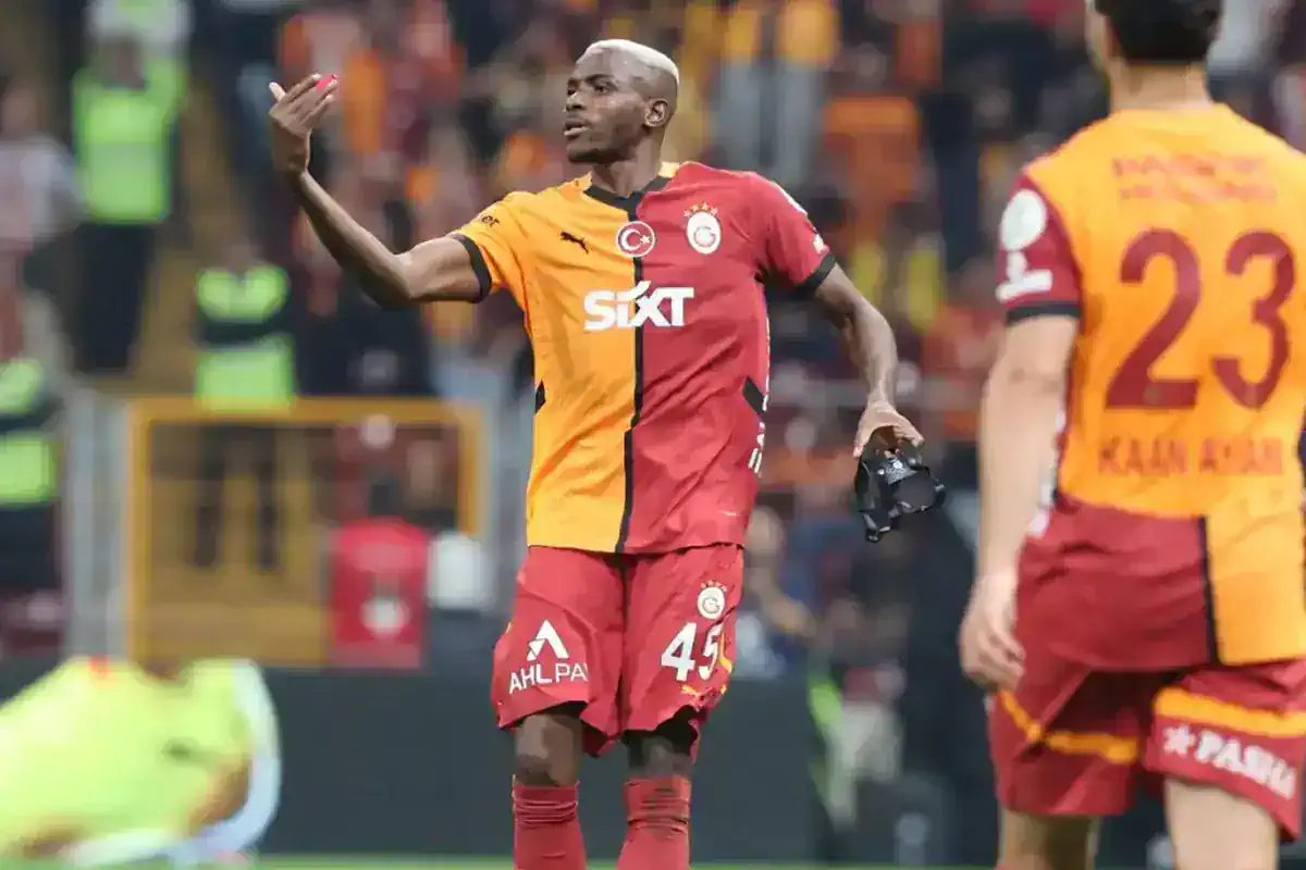 devre-arasinda-gerginlik-osimhen-ba-yi-soyunma-18692449_6368_amp.jpg
