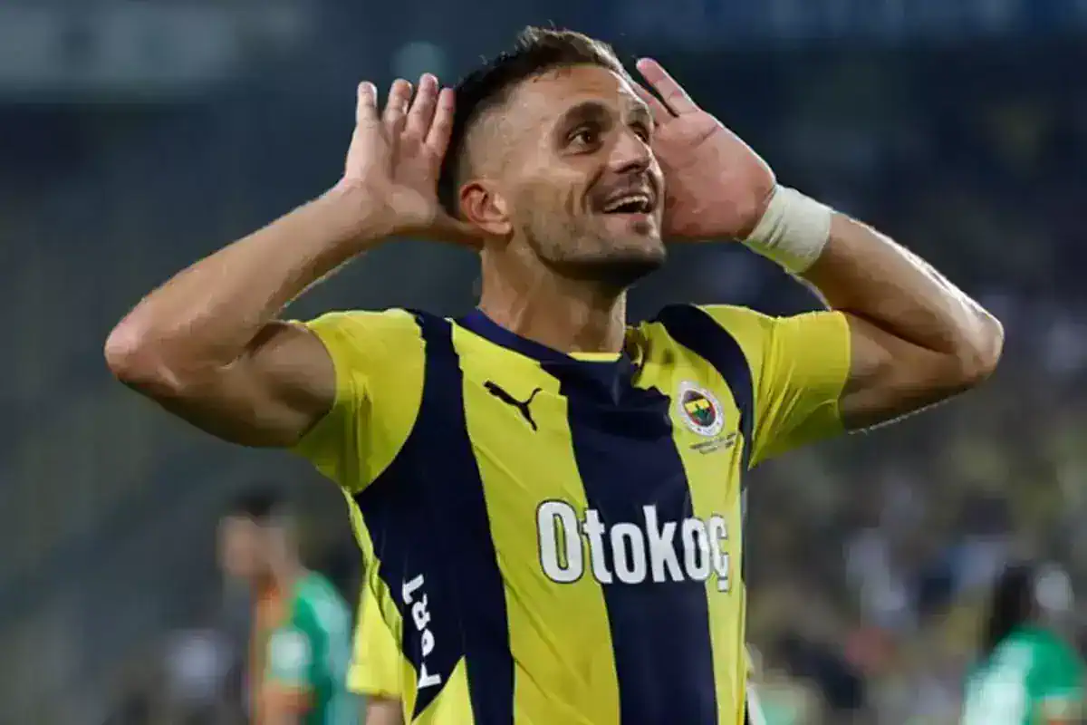 dusan-tadic-in-esinden-ayrilik-sinyali-bakin-ne-18649559_2982_amp.jpg
