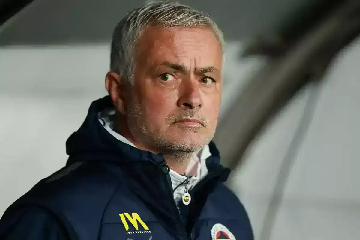 fenerbahce-de-mourinho-nun-gelecegiyle-ilgili-18691708_6527_amp.jpg