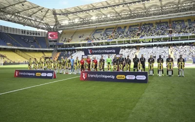 Fenerbahçe tribünleri tek bir futbolcuya karşı isyanında