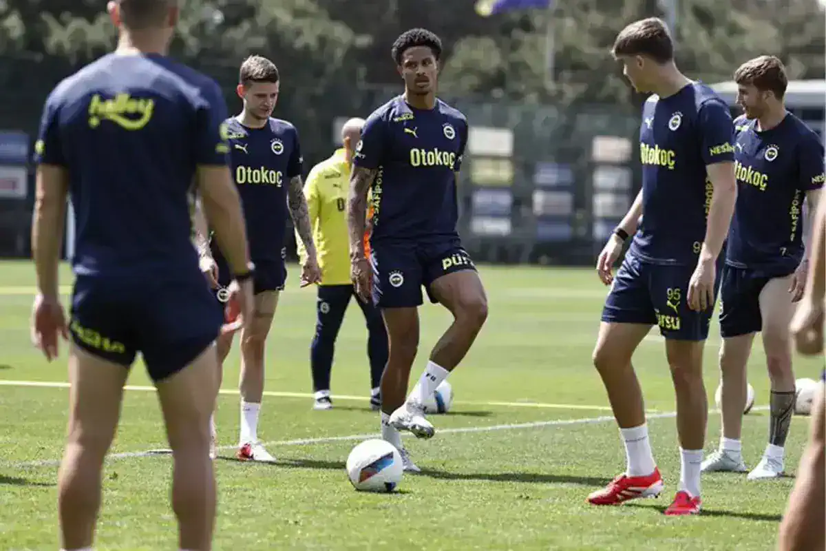 fenerbahce-ye-mujdeli-haber-takima-geri-dondu-18600871_5112_amp.jpg