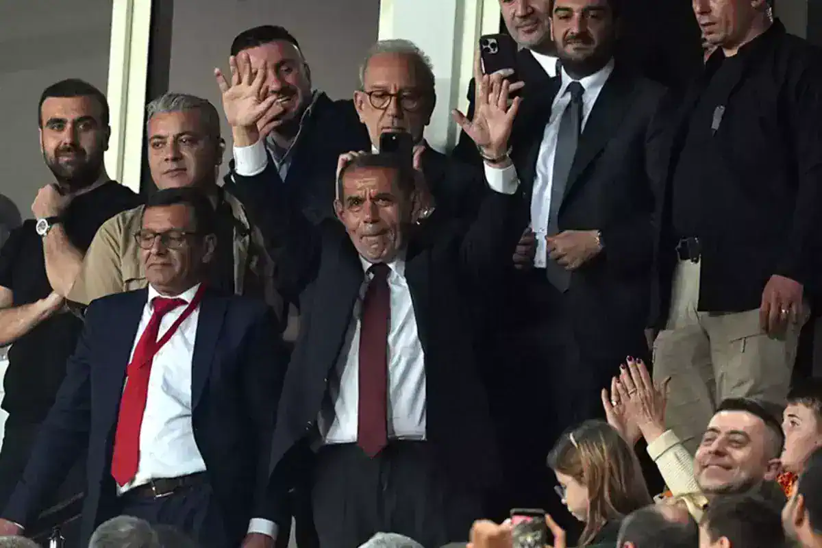 fenerbahceli-efsane-galatasaray-in-sampiyonlugunu-18634452_9165_amp.jpg