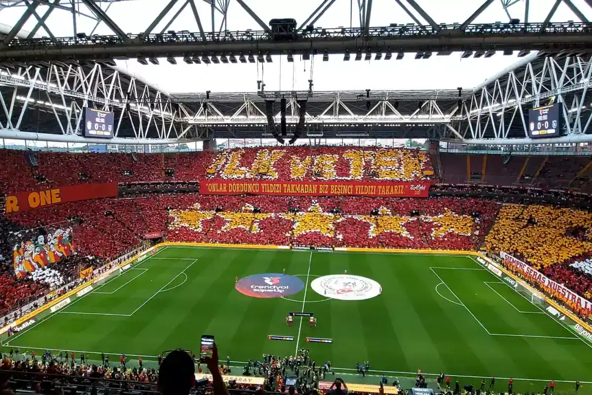 galatasaray-dan-ali-koc-ve-fenerbahce-ye-olay-18692221_6974_amp.jpg