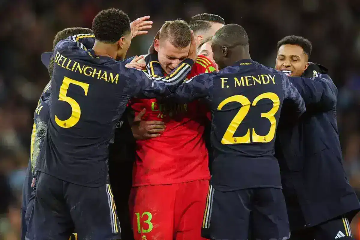 galatasaray-gozunu-karartti-real-madrid-den-18653728_1604_amp.jpg