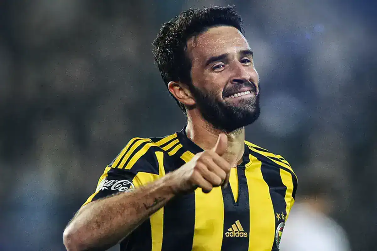 gokhan-gonul-fenerbahce-ye-geri-donuyor-18695702_7100_amp.jpg