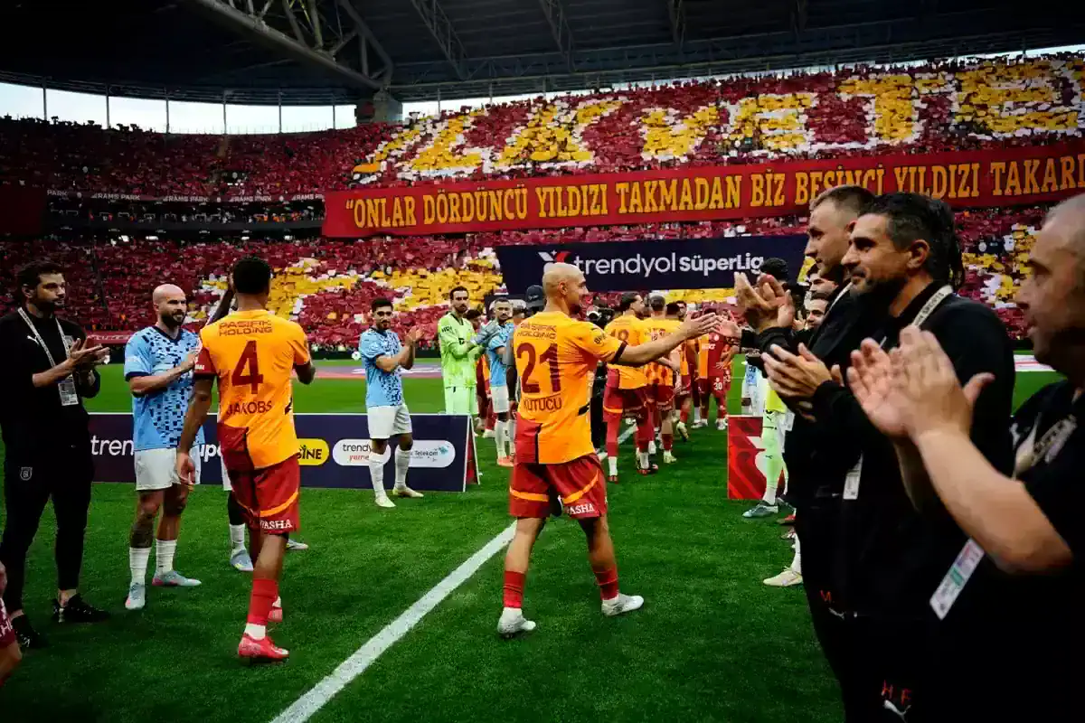 rams-basaksehirli-oyunculardan-galatasaray-a-18692322_4488_amp.jpg