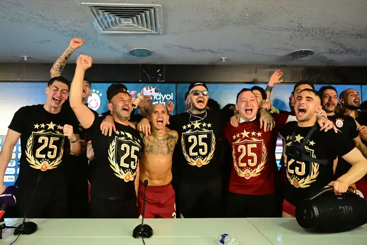 sampiyonluk-sonrasi-galatasaray-i-bekleyen-dev-18647402_4595_amp.jpg