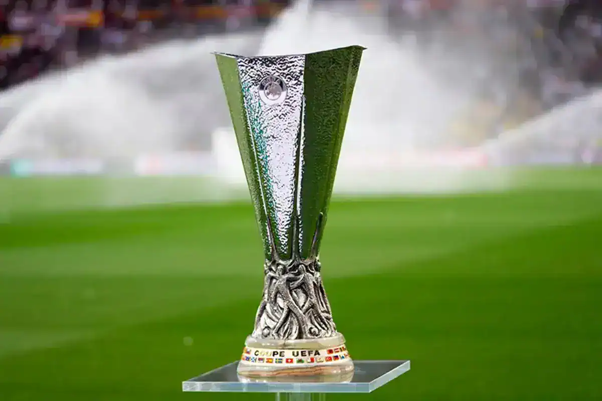 uefa-dan-madalya-skandali-3-futbolcuya-yetmedi-18661907_8637_amp.jpg