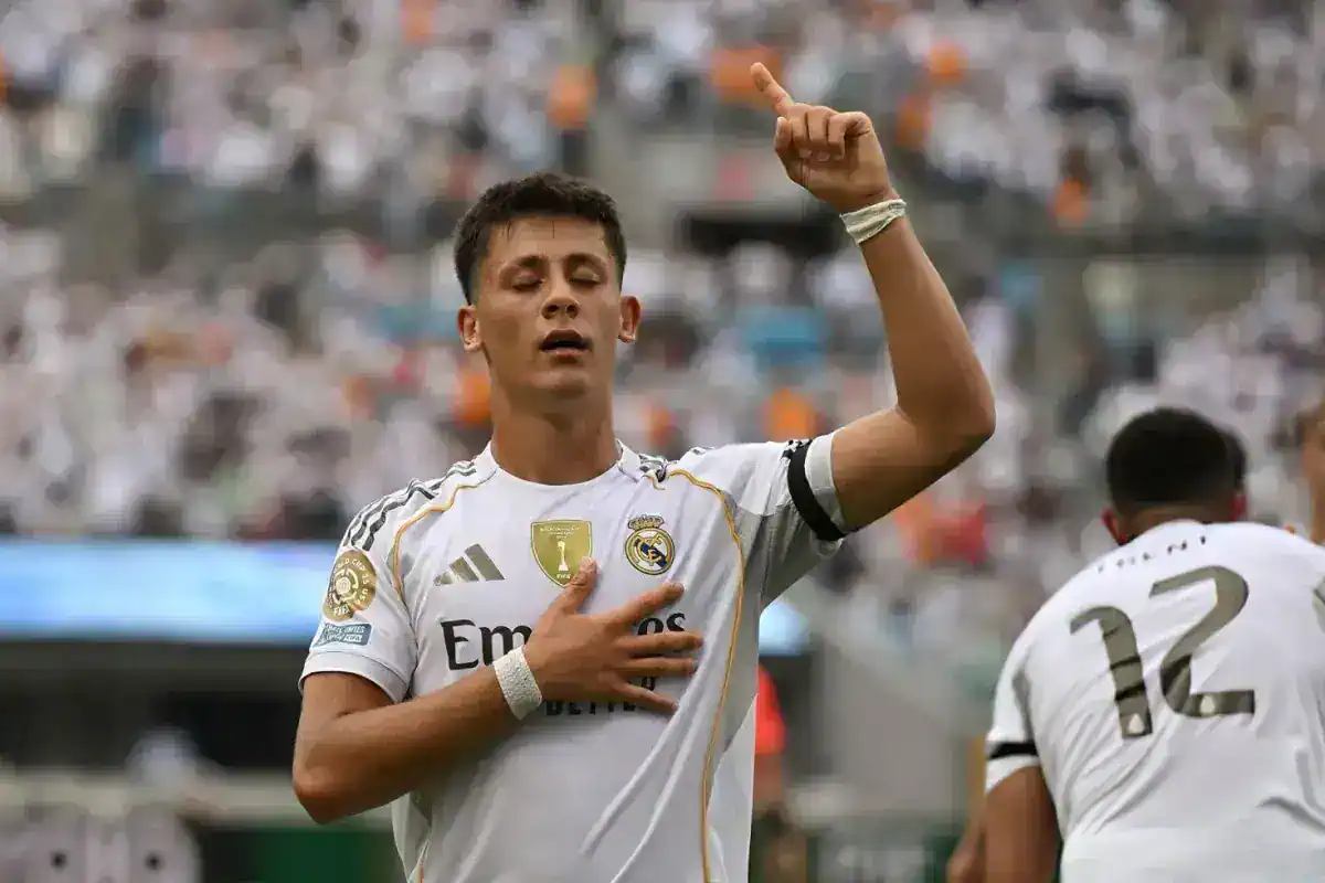 10-kisi-kalan-real-madrid-yildizlariyla-kritik-3-18777522_1540_amp.jpg