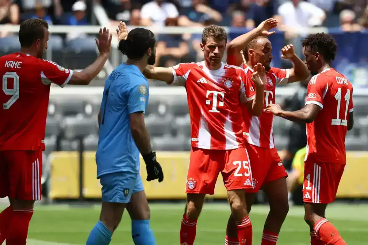 bayern-munih-auckland-a-acimadi-tam-bir-deste-gol-18749565_5878_amp.jpg