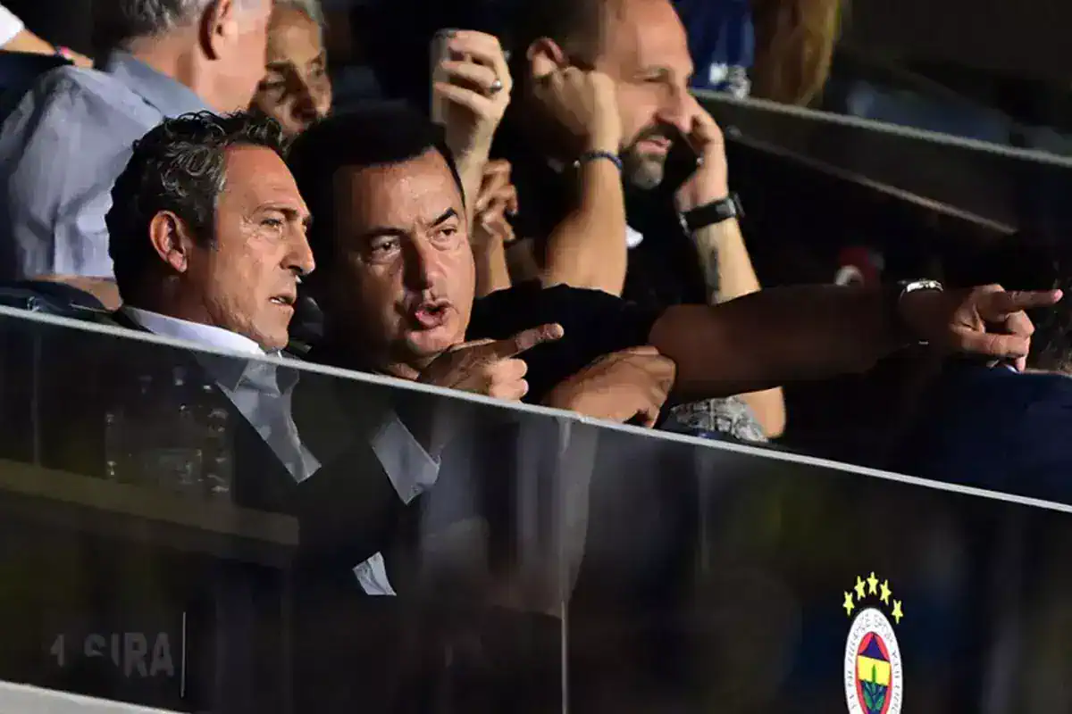 fenerbahce-baskani-ali-koc-acun-ilicali-ya-veda-18734204_3920_amp.jpg