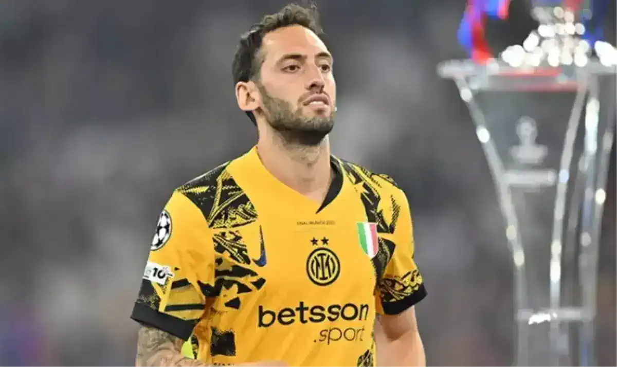 hakan-calhanoglu-galatasaray-a-mi-geliyor-18737819_4348_amp.jpg