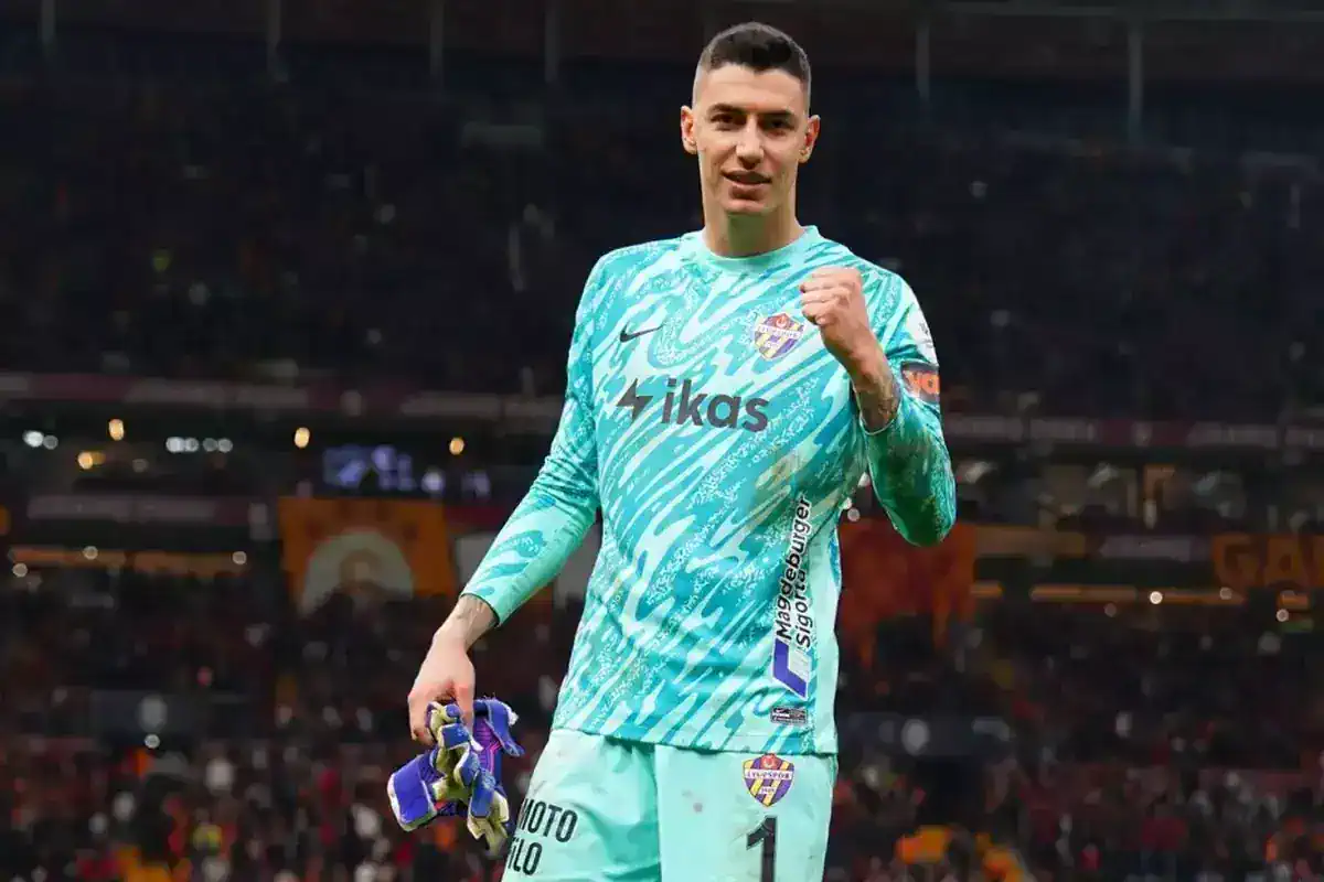 trabzonspor-berke-ozer-icin-gorusmelere-basladi-18791601_3704_amp.jpg