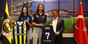 Hande Baladın ve Helin Kayıkçı, Fenerbahçe Kadrosuna Resmen Katıldı