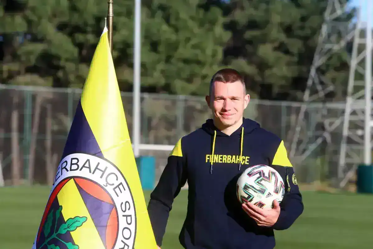 eski-fenerbahceli-attila-szalai-turkiye-ye-geri-18825023_7151_amp.jpg