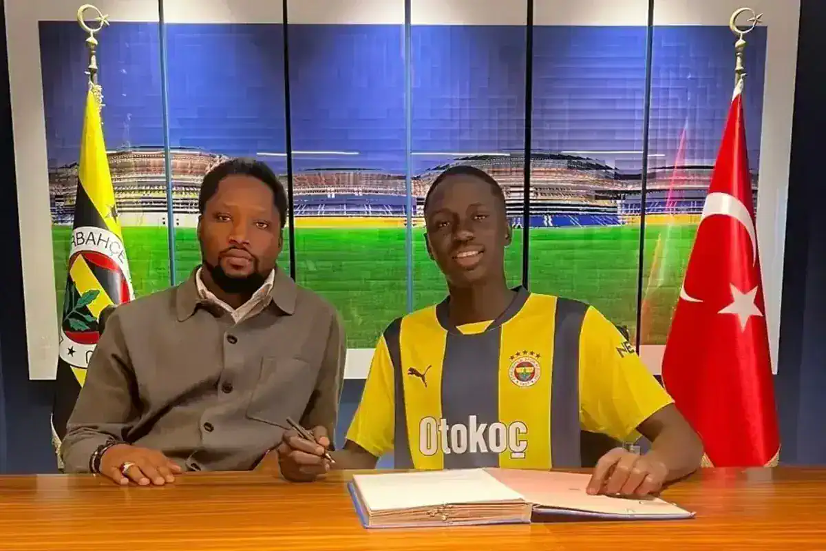 fenerbahce-iki-yeni-yildizina-ayni-evi-tuttu-18842623_1613_amp.jpg