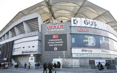 Fenerbahçe’nin stadyum dışındaki tabelası “Chobani” oldu