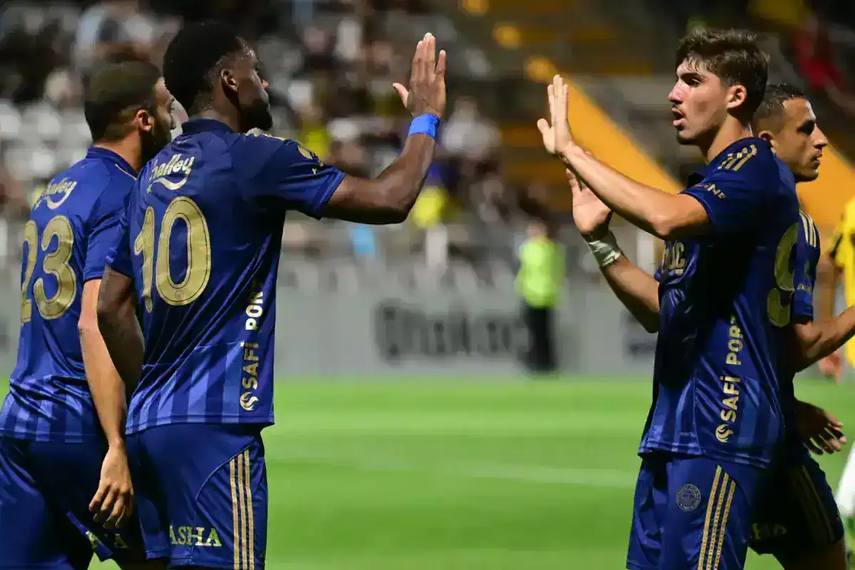 jhon-duran-golunu-atti-fenerbahce-kante-ve-18877992_9859_amp.jpg