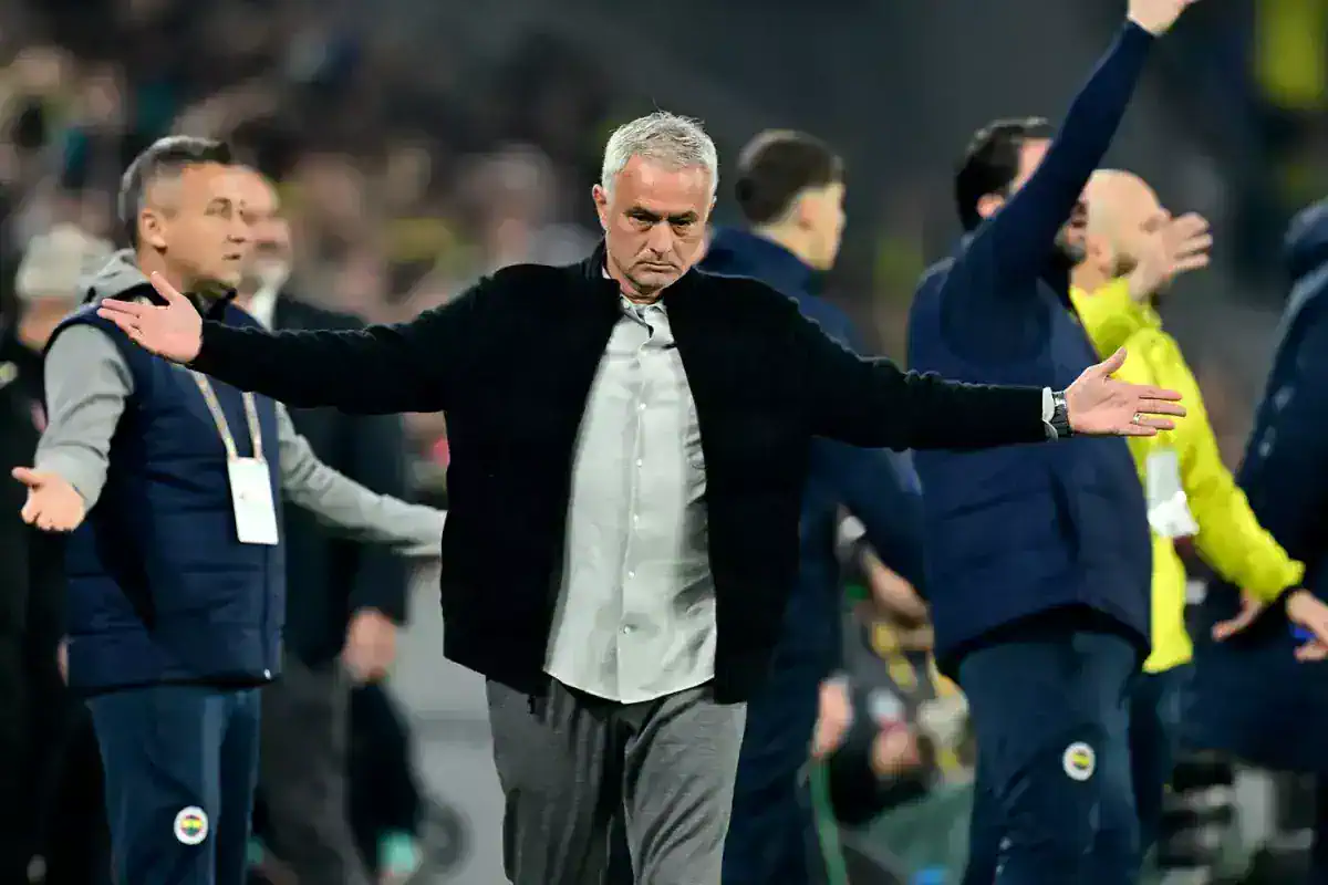 surpriz-anlasma-fenerbahce-ye-yeni-kanat-18891001_2729_amp.jpg