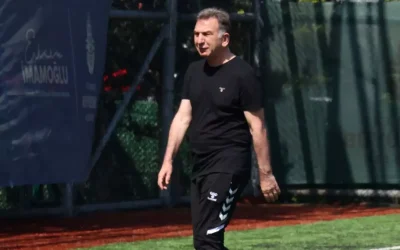 Turhan Sofuoğlu, şampiyon ekibine veda etti