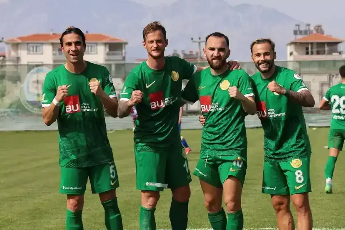 turk-futbolunda-bir-ilk-yasandi-yuzde-50-18820202_9541_amp.jpg