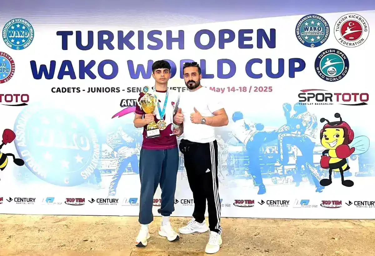 elazigli-sporculara-avrupa-kick-boks-sampiyon-18976219_amp.jpg