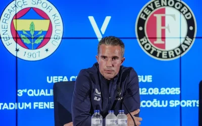 Van Persie: Kazanırlarsa sevinecek mi?
