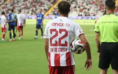 Antalyaspor, Kasımpaşa’yı deplasmanda 2-1 mağlup ederek güzel bir başlangıç yaptı.