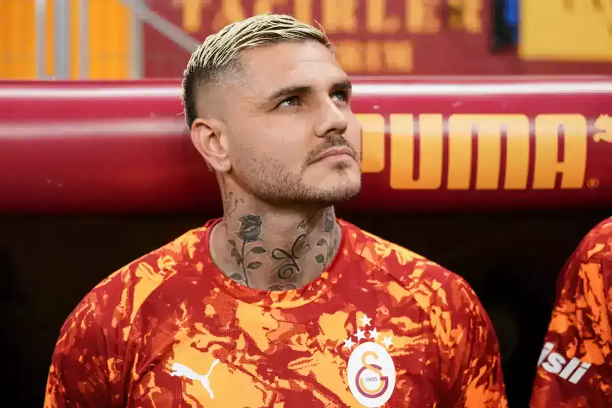 osimhen-ve-icardi-ye-buyuk-sevgi-gosterisi-18952156_2067_amp.jpg