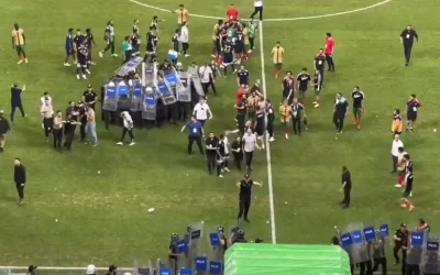 Amedspor-Erzurumspor maçında tekme kavgası çıktı!