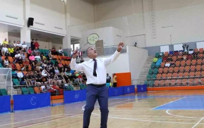 Kuşadası’nda Badminton Veteranlar Türkiye Şampiyonası Heyecanı