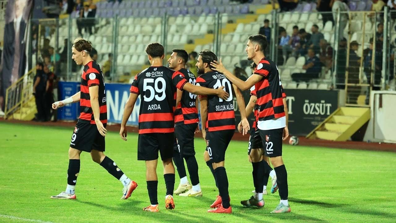 Ayvalıkgücü Belediyespor, Uşakspor'u konuk edecek!