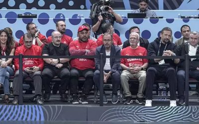 Bakan Bak: 12 Dev Adam Şampiyonluğa Koşuyor!