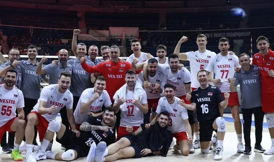a-milli-voleybol-takimimiz-tarih-yaziyor-19056320_3797_amp.jpg