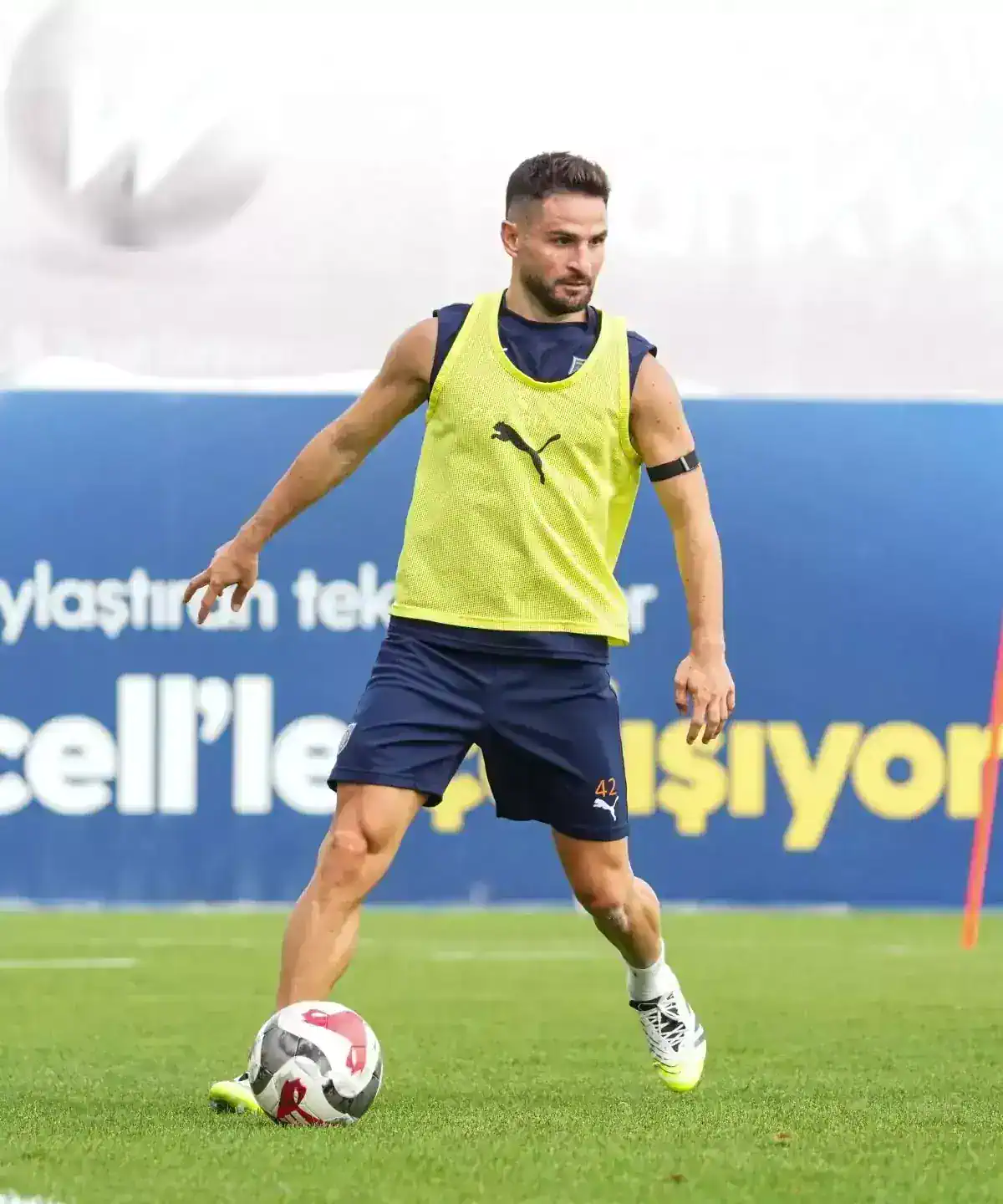 basaksehir-fk-fatih-karagumruk-maci-hazirlikl-19047402_amp.jpg
