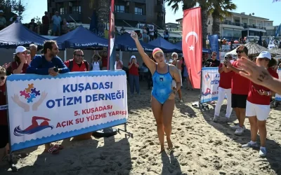 Kuşadası’nda Otizmli Çocuklar İçin Yüzme Yarışması yapıldı