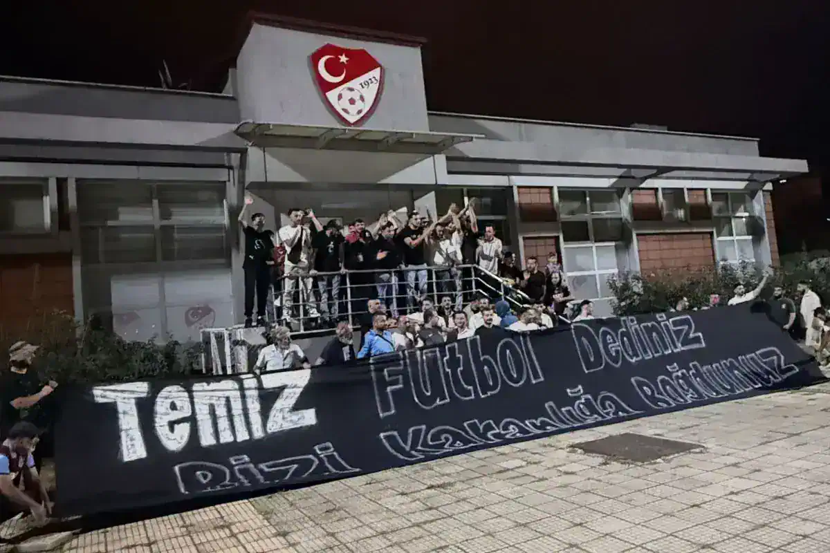 buyuk-protesto-trabzonspor-taraftari-tff-19051579_5031_amp.jpg