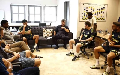Fenerbahçe Başkanı Saran, Futbolcularla Buluştu