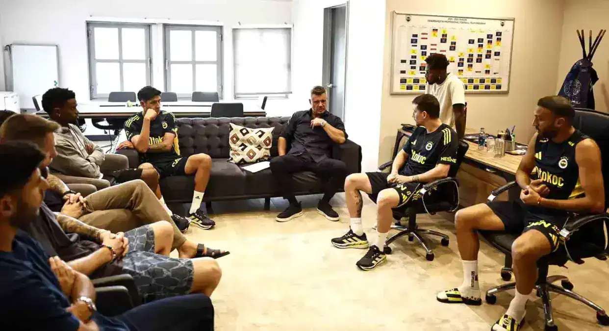 fenerbahce-de-baskan-sadettin-saran-futbolcul-19089757_amp.jpg