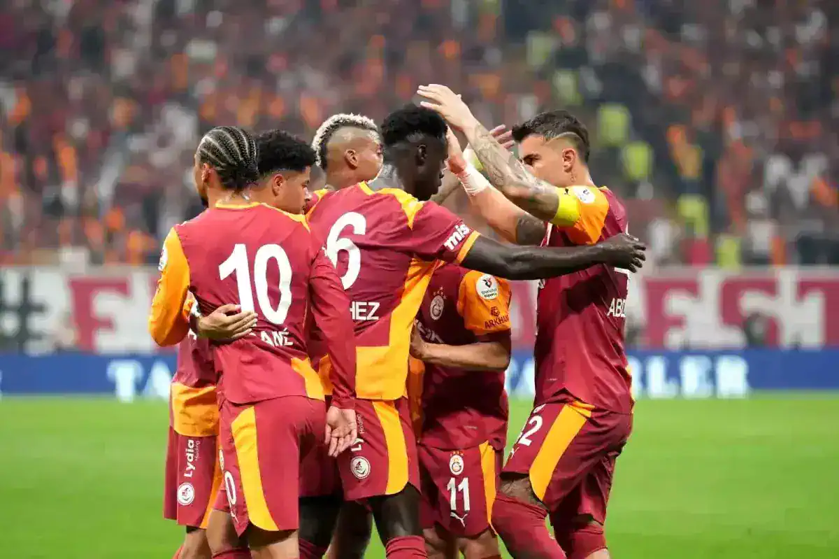 galatasaray-milli-maclar-icin-verilen-araya-19001351_amp.jpg