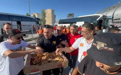 Kayserispor ve Göztepe Taraftarları Arasında Dostane İkram