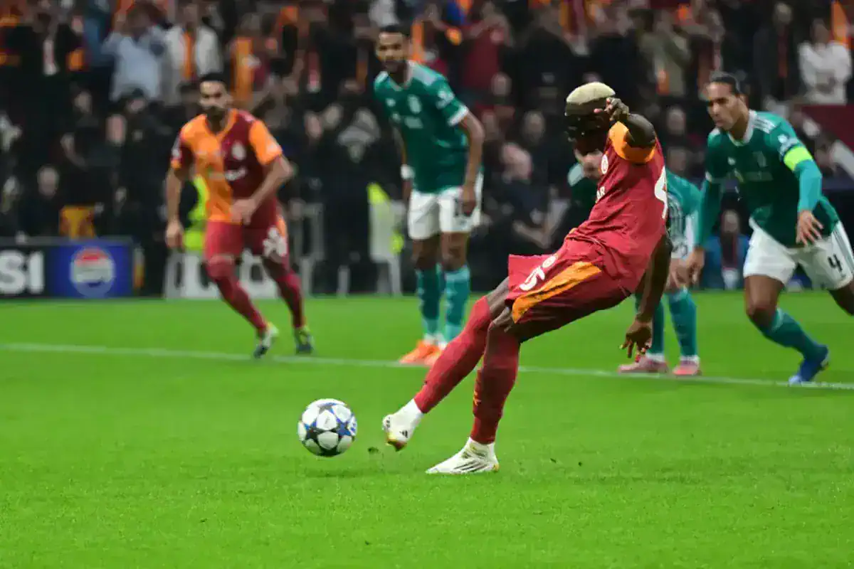 osimhen-den-liverpool-a-karsi-tarihe-gecen-gol-19103763_4434_amp.jpg