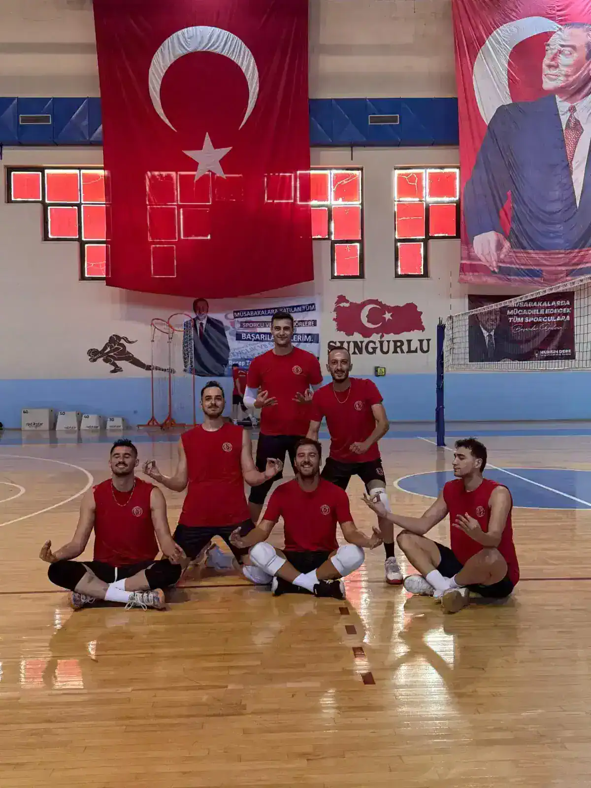 sungurlu-voleybolu-zirve-yolunda-hedef-efeler-19077280_amp.jpg