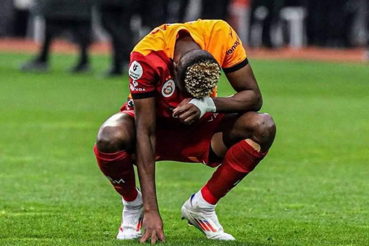 taraftarlar-kahroldu-galatasaray-a-osimhen-soku-19056782_857_amp.jpg