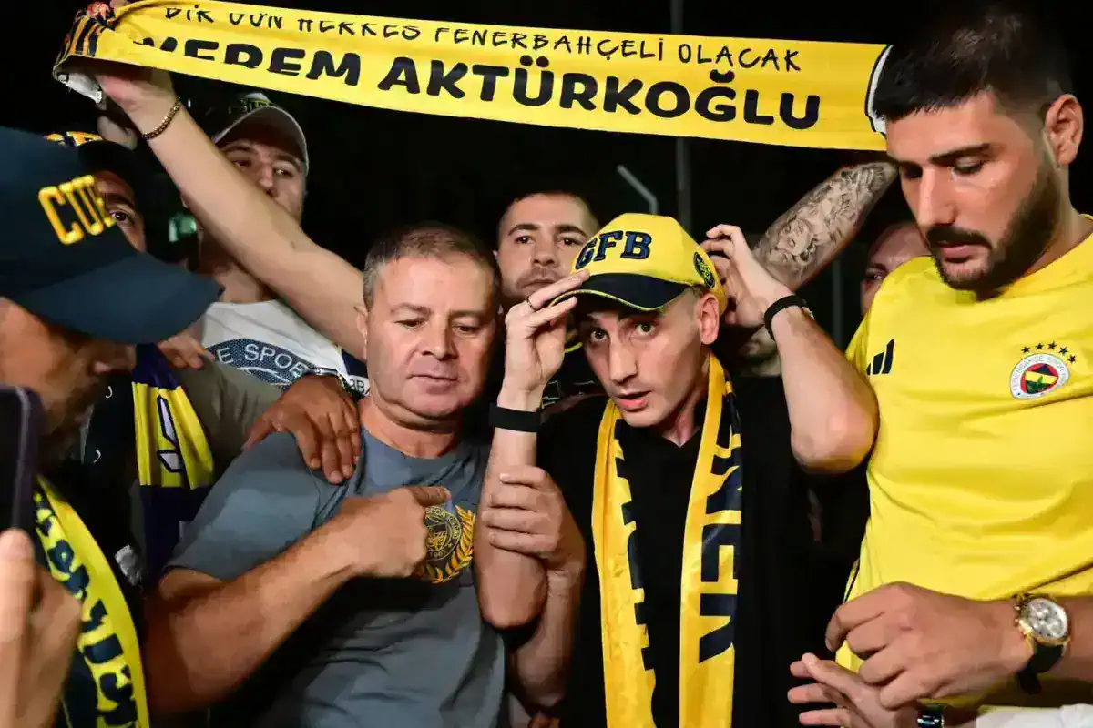 tepkiler-cig-gibi-buyuyor-ucaktan-indigi-anda-19001057_8819_amp.jpg